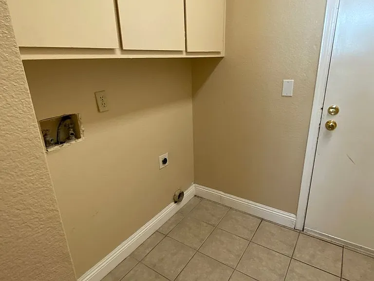 229 Potrero St — Photo 37