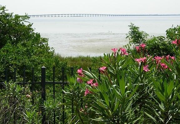 4th image of 2729 Seville Blvd #8246401