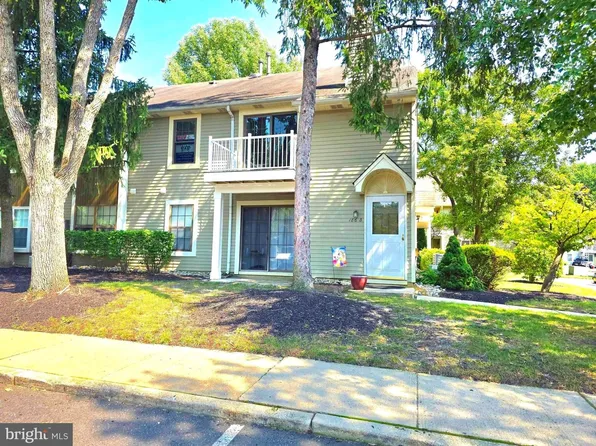 186 Collin Ct #B, Mount Laurel, NJ 08054