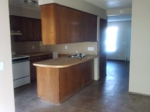 2nd image of 104 Barry Ct