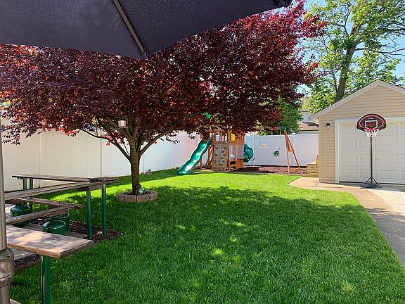 5th image of 35 Lincoln Pl
