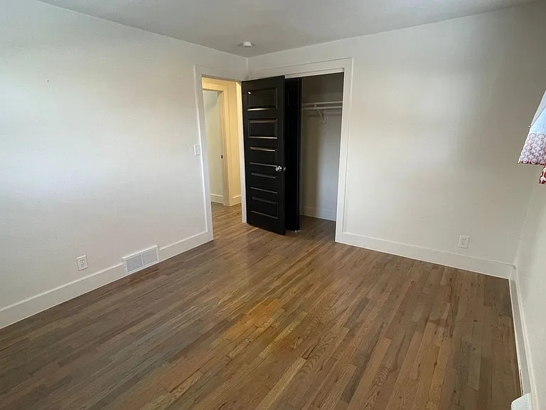 2740 W Elizabeth St — Photo 9