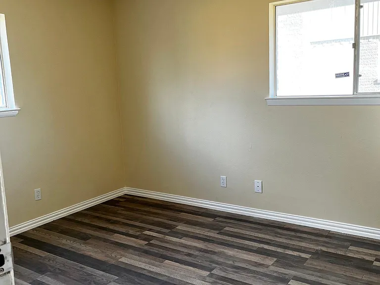 502 Worcester Way — Photo 14