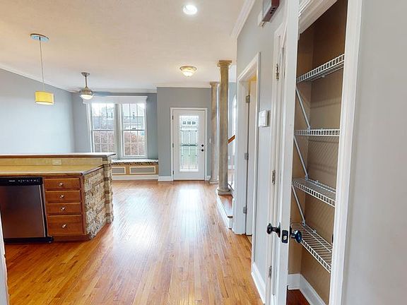 4th image of 1004 Greenway Dr