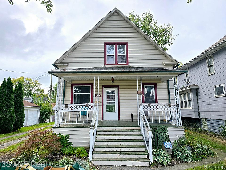 1st image of 229 Spruce St