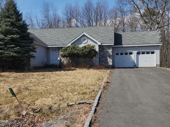 216 Hobbit Dr, Tamiment, PA 18371