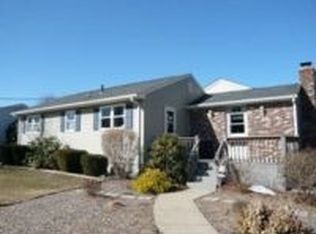 46 Avice St, Narragansett, RI 02882