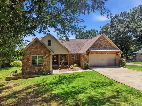 2503 Bradley Ln, Russellville, AR 72801