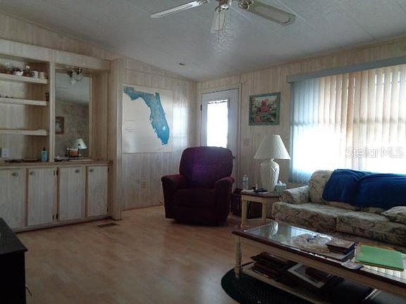 3rd image of 4129 Sprucewood St