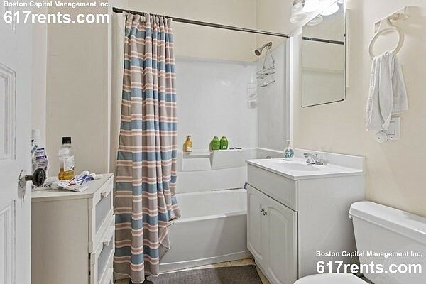 1st image of 3 Carson St #2