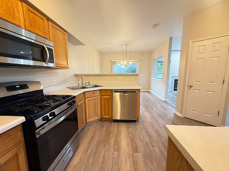 3631 Roanoke Ave — Photo 5