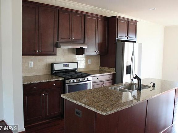 5th image of 6676 Bartrams Forest Ln