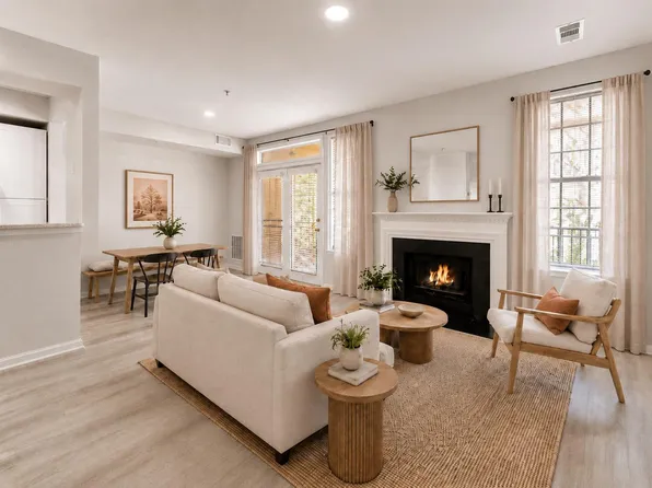 1318 Garden Wall Cir #213, Reston, VA 20194
