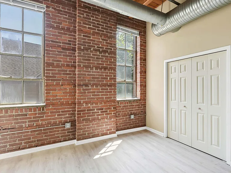 SoHo Lofts — Photo 26