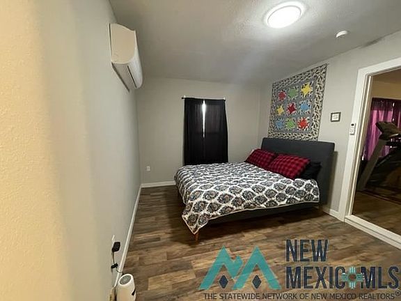 5th image of 1001 W Centre Ct