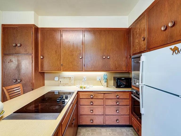 742 Austin Ave — Photo 25