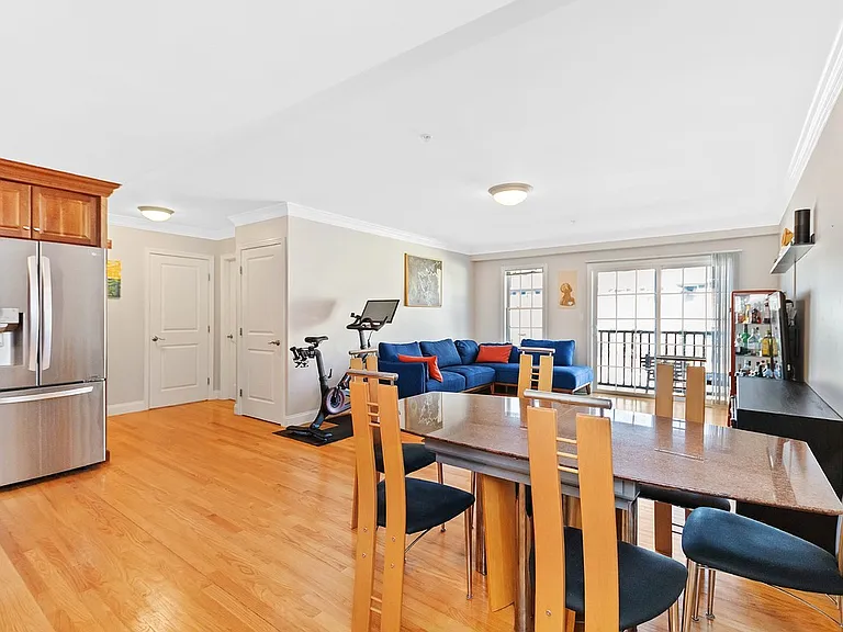 32 Common St #23 — Photo 2