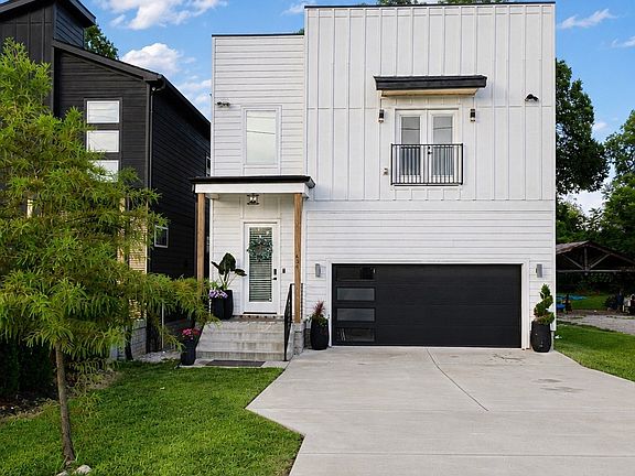 3rd image of 434 Westboro Dr