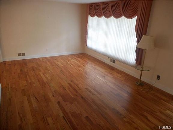 2nd image of 66 Colonial Ct