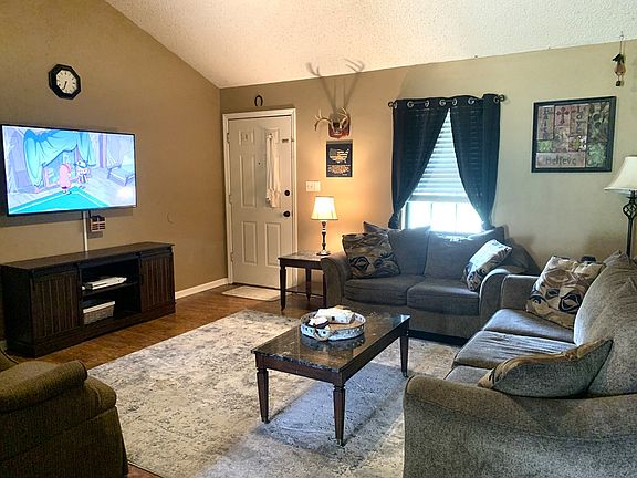5th image of 4121 Pebble Creek Dr