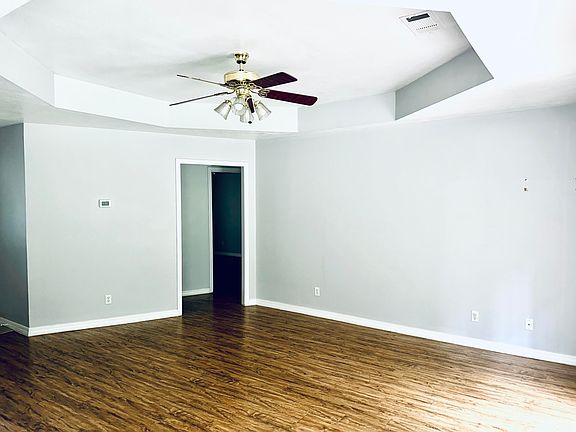 5th image of 50 Poppy Dr