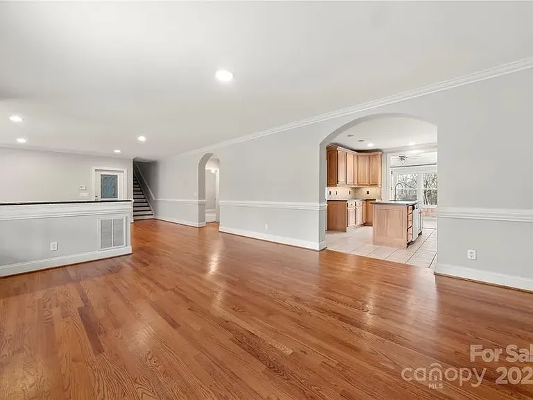 2545 Rea Rd — Photo 29