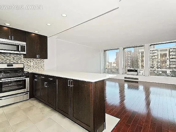3rd image of 300 E 33rd St APT 8F