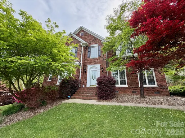 5954 Rathlin Ct NW, Concord, NC 28027