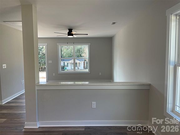5th image of 163 W Pine St