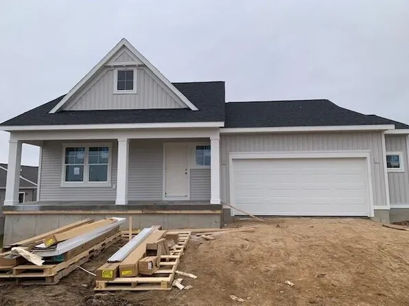 4904 Bethpage Dr NW, Comstock Park, MI 49321