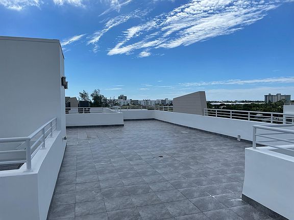 2nd image of 111 SE 2nd St APT 303