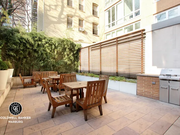 250 East 53rd Street image 18 of 20