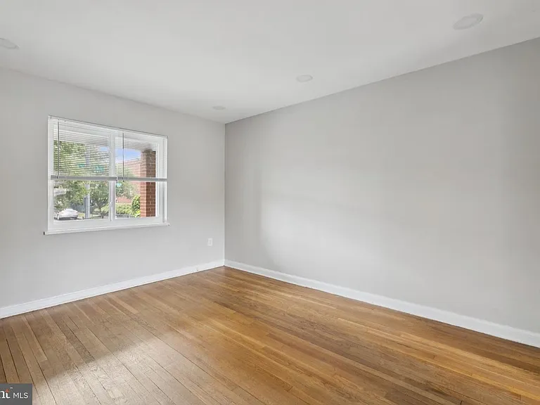 128 33rd St NE — Photo 29