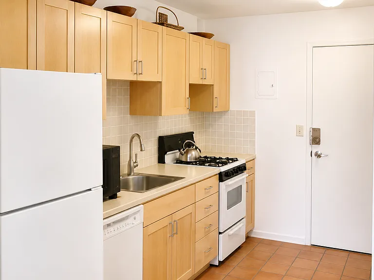 44 Washington St #307 — Photo 9