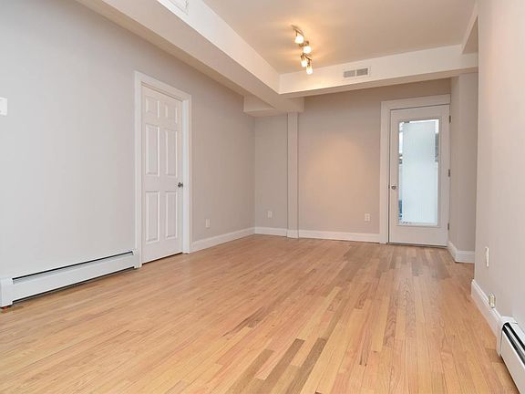 3rd image of 512 W 180th St APT 1b