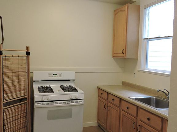 2nd image of 365 Guerrero St APT 1