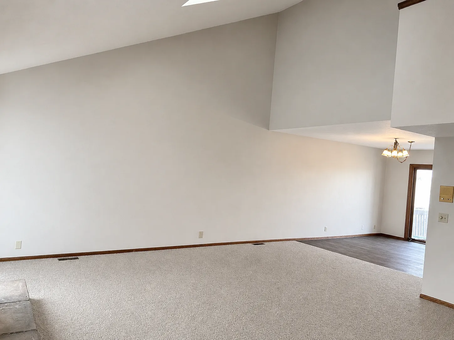 3 bed, 1769 sqft, $2,200 — Photo 2
