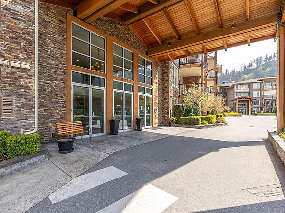 4th image of 45750 Keith Wilson Rd #203