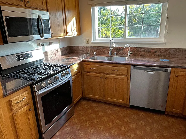 33999 Shylock Dr — Photo 7