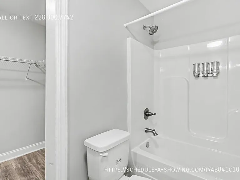 12056 Turnberry Cv — Photo 12