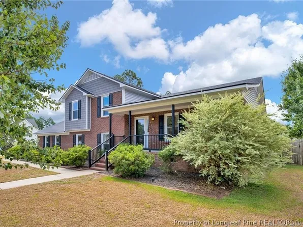 6213 Streeter Dr, Hope Mills, NC 28348