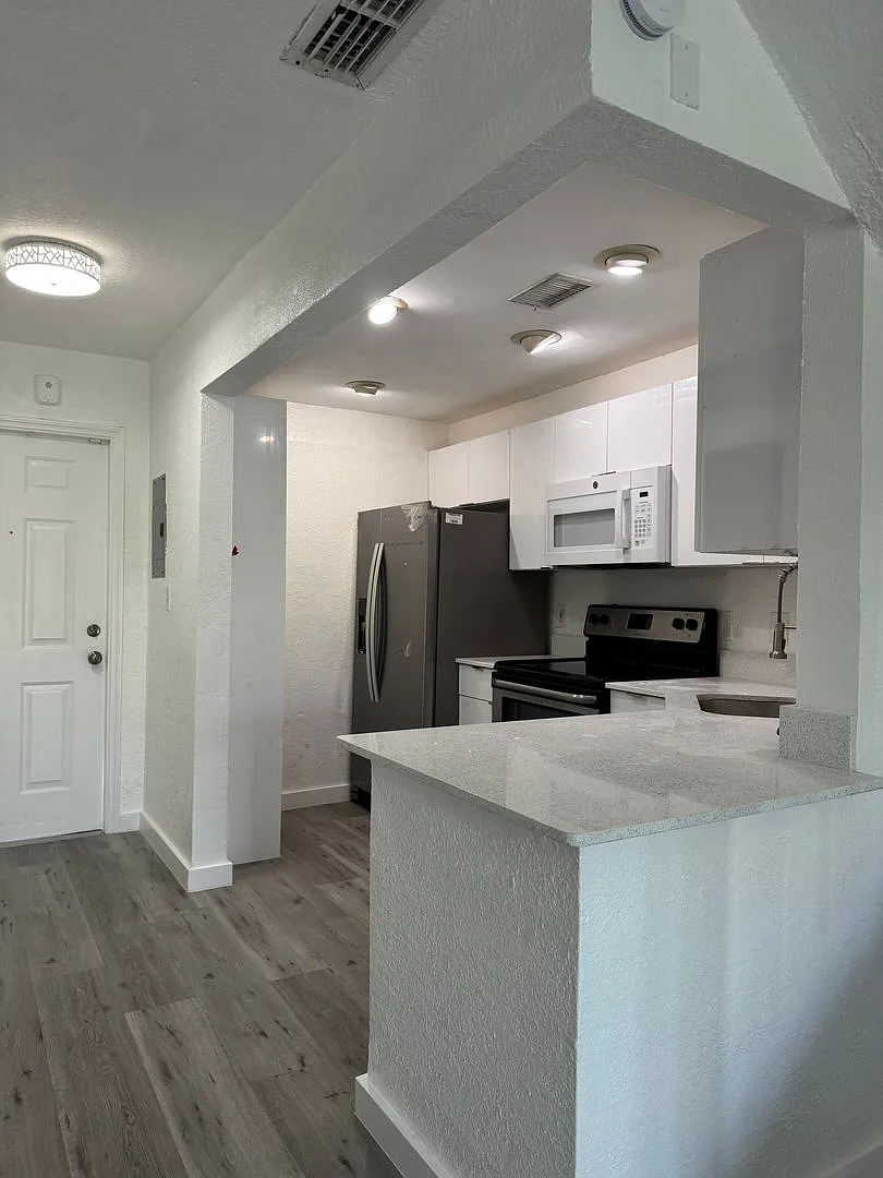 Available 8/1/26 For Rent 2bd/2.5ba Fully Renovated Unit- $2,400 — Photo 4