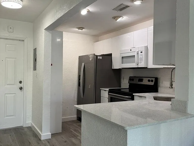 8650 SW 67th Ave #1045 — Photo 4