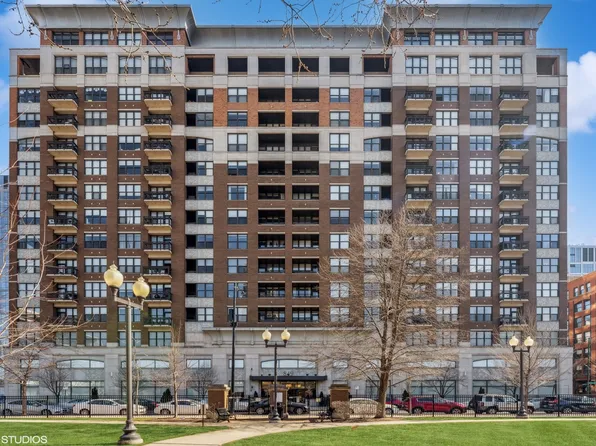 849 N Franklin St, Chicago, IL 60610