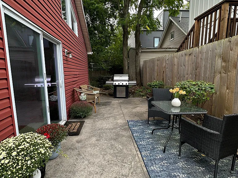 2474 Professor Ave — Photo 6