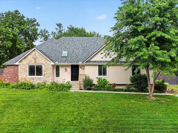 904 SW 44th St, Blue Springs, MO 64015