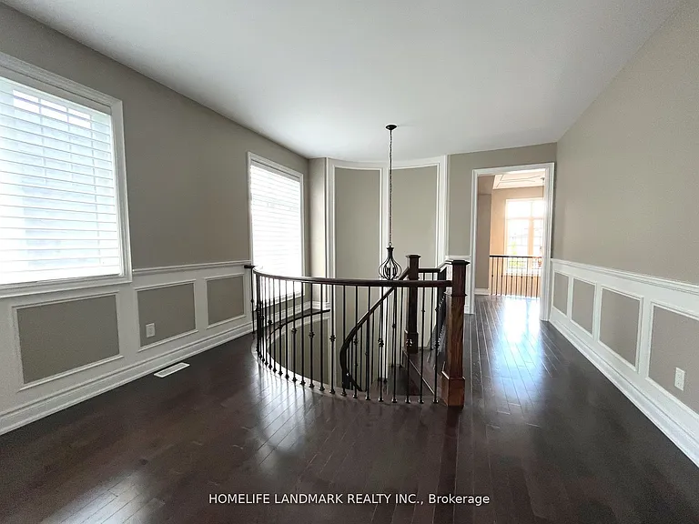 39 Larkin Ave — Photo 24