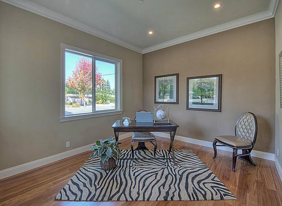 5th image of 1299 Lynn Way