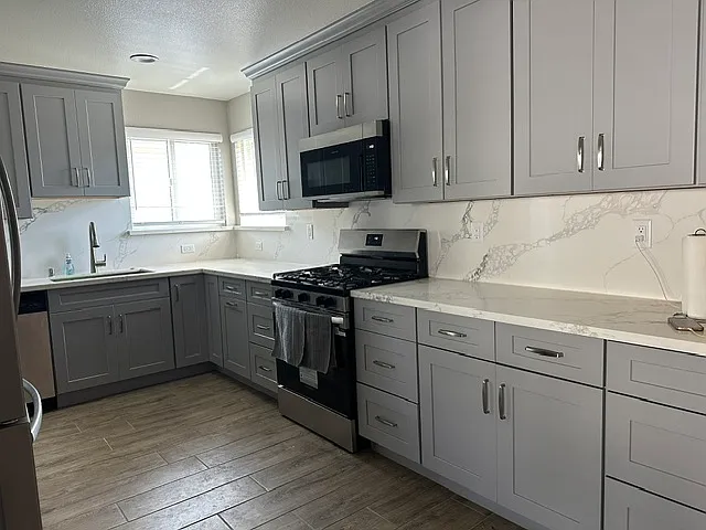 3 bed, 1800 sqft, $6,695 — Photo 2