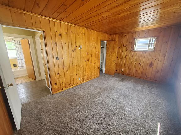 5th image of 871 Saint Clair Ave #B